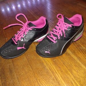 Puma Women's Black and Pink Sneakers